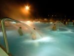 Masaże wodne w termalnym basenie AquaCity cudownie zrelaksują Twoje ciało