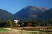 Rejon Liptov<p>Malownicze górskie krajobrazy rozpościerają się w Rejonie Liptov na Słowacji. Ośnieżone szczyty można oglądać o każdej porze roku. <p>